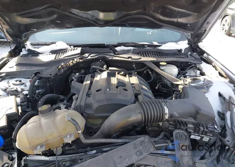 2020 Ford Mustang Ecoboost Premium z USA, uszkodzony, nr VIN 1FATP8UH4L5166042